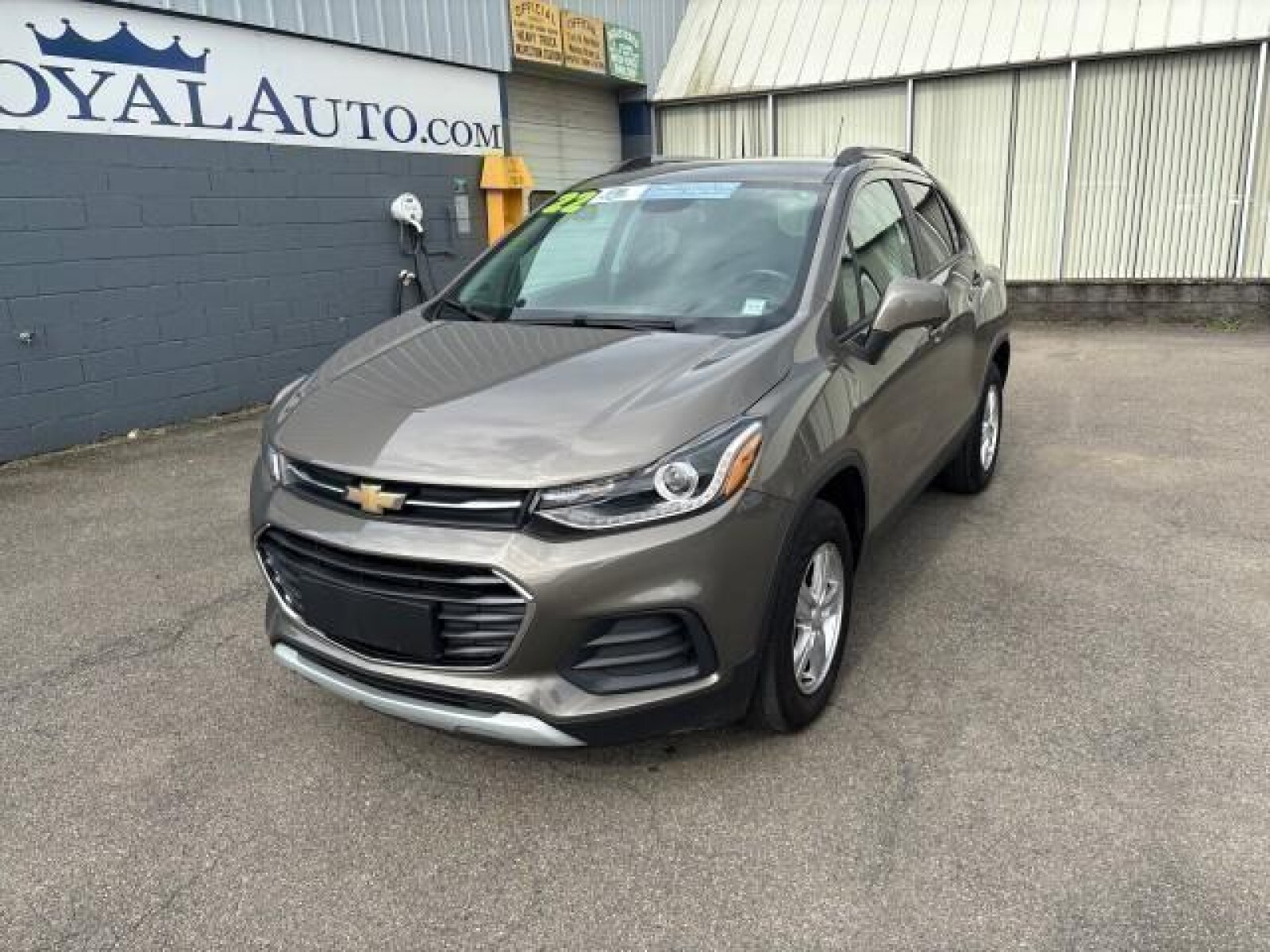 2022 Chevrolet Trax LT photo 2