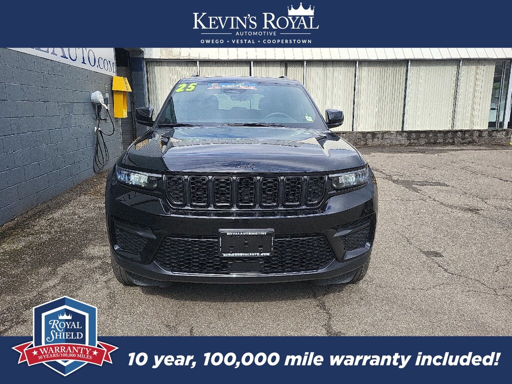 Used 2025 Jeep Grand Cherokee Laredo SUV
