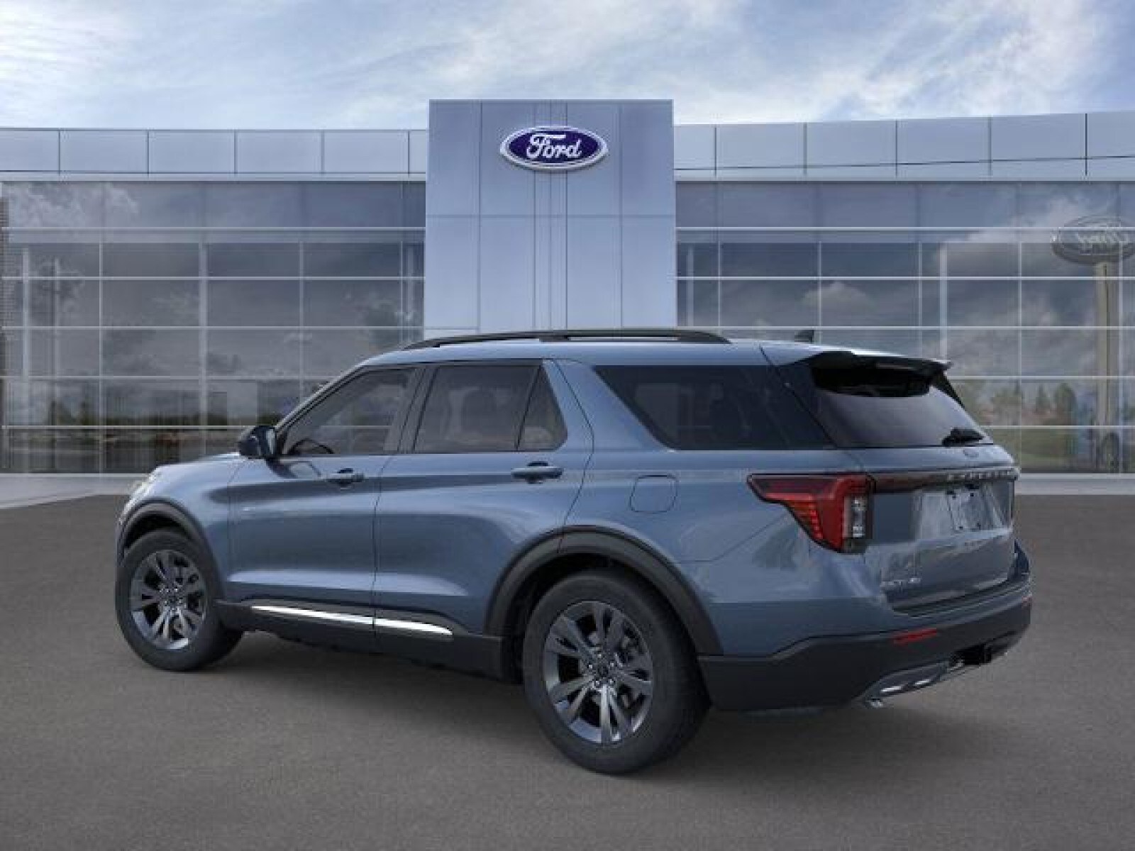 2025 Ford Explorer photo 4