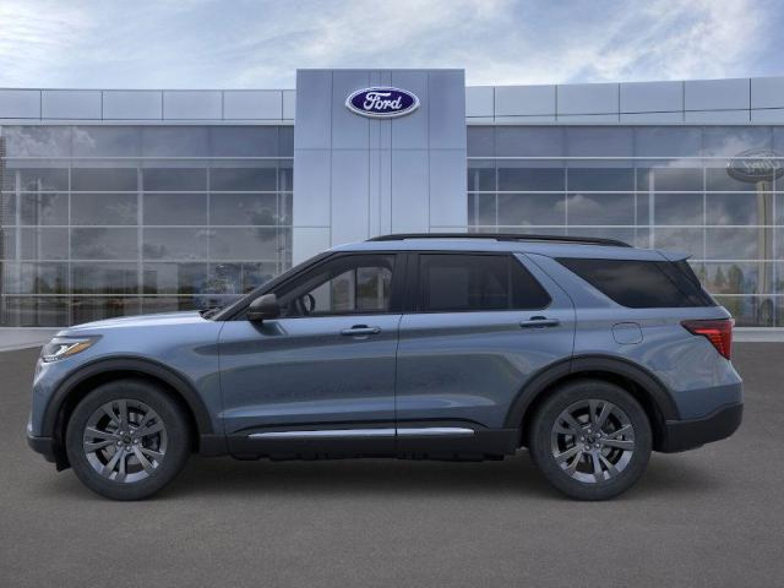 2025 Ford Explorer photo 3