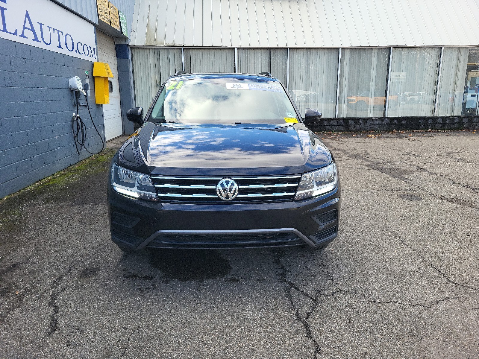 2021 Volkswagen Tiguan SE photo 3