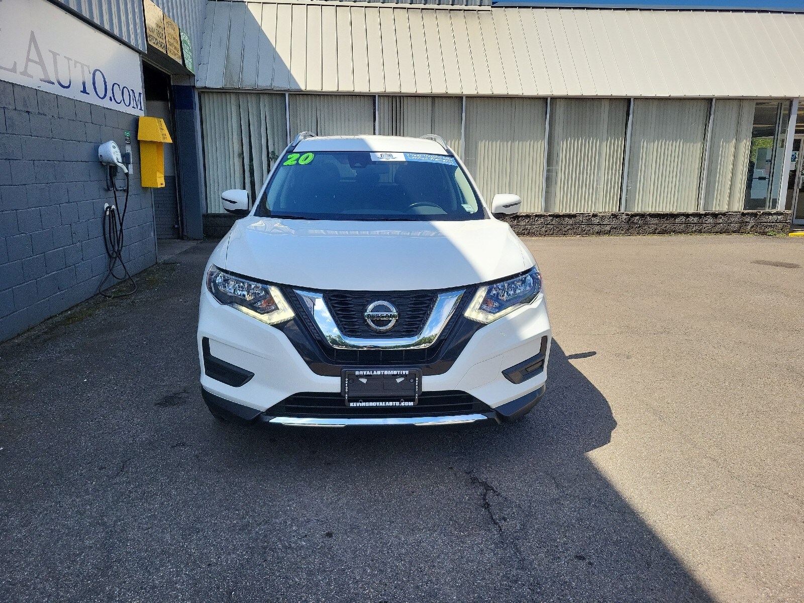 2020 Nissan Rogue SV photo 3