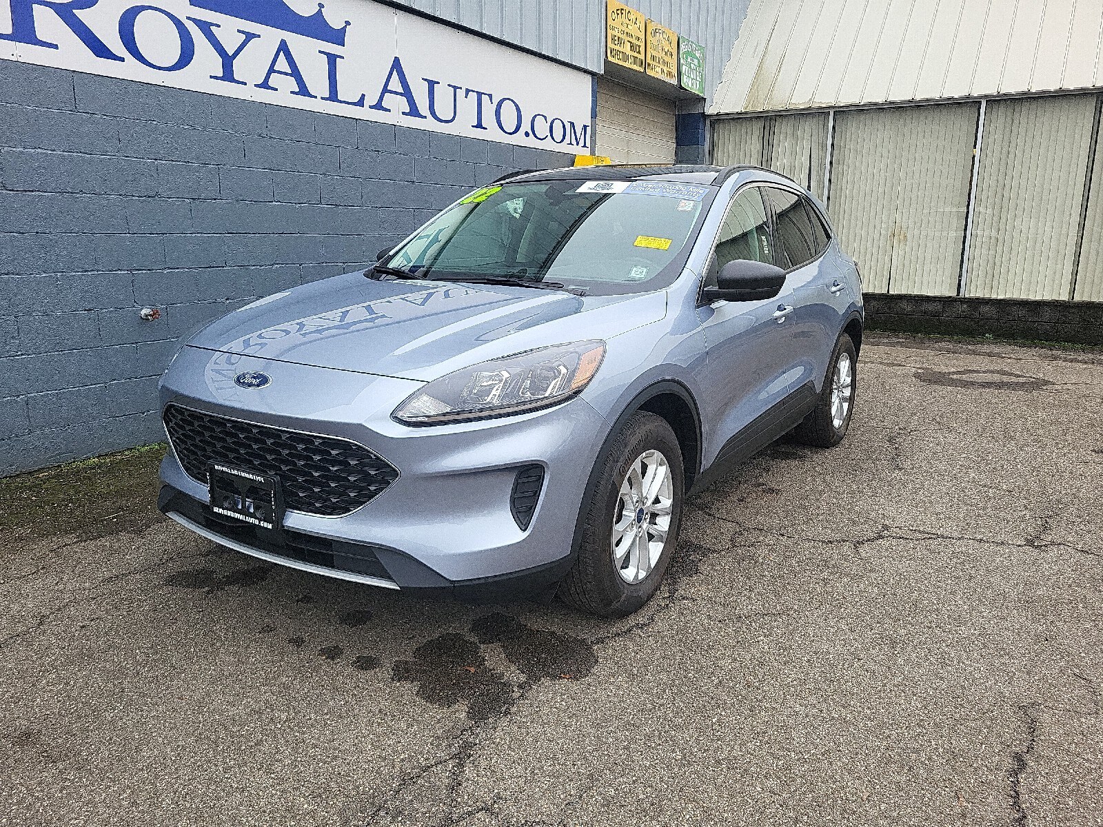 2022 Ford Escape SE photo 2