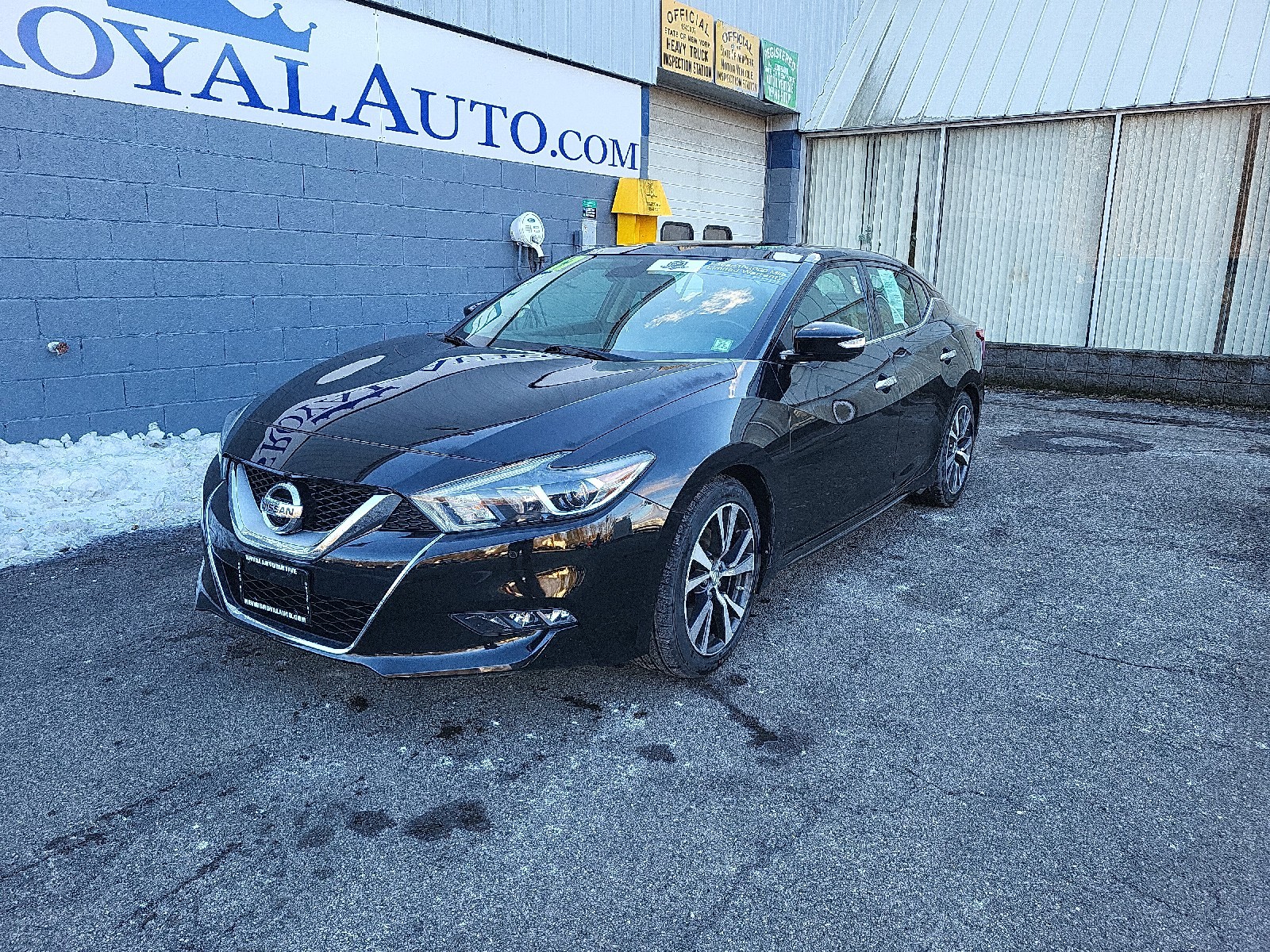 Used 2017 Nissan Maxima Platinum with VIN 1N4AA6AP7HC432746 for sale in Owego, NY