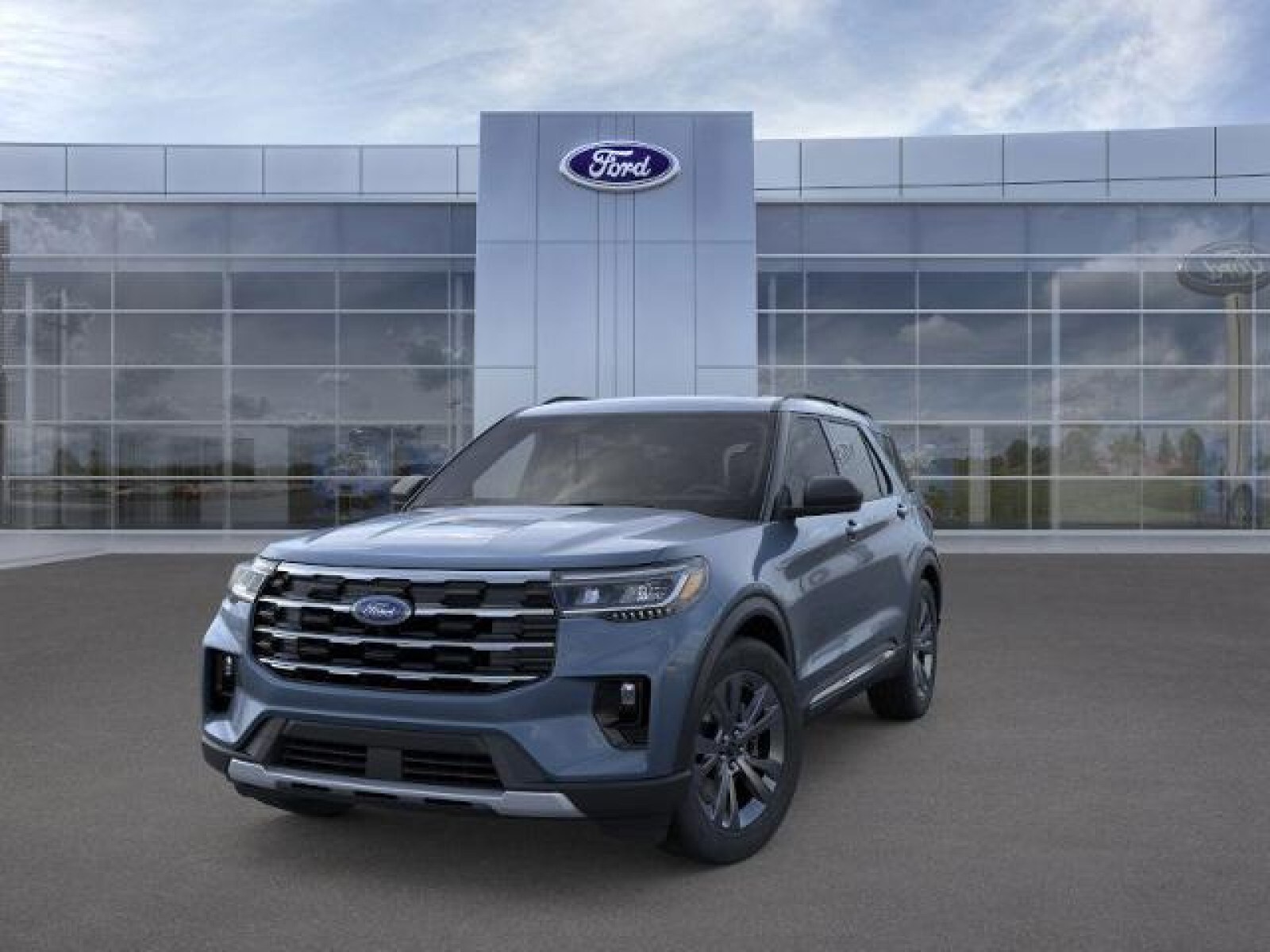 2025 Ford Explorer photo 2