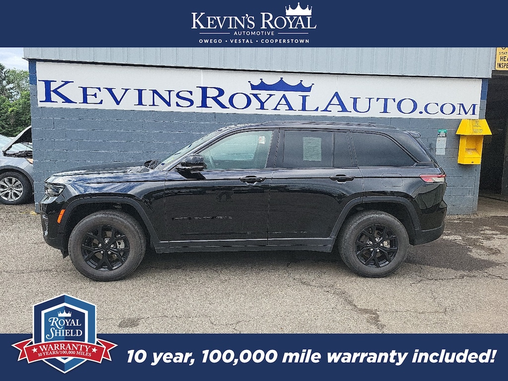 Used 2025 Jeep Grand Cherokee Laredo SUV