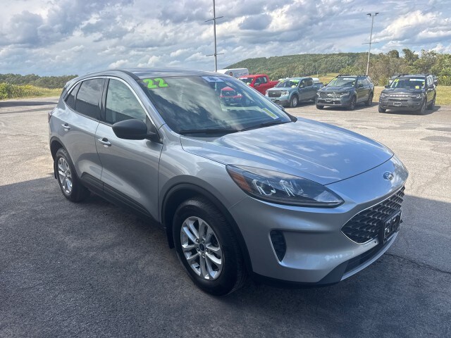 2022 Ford Escape SE photo 3
