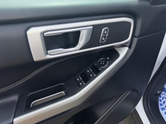 2022 Ford Explorer XLT photo 3