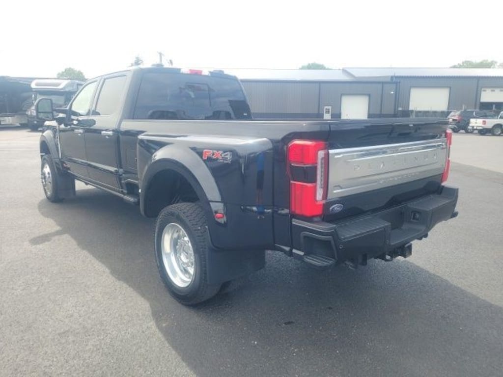 Used 2025 Ford F-450SD Platinum Truck