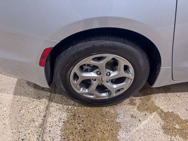 2024 Chrysler Pacifica Limited - Photo 32