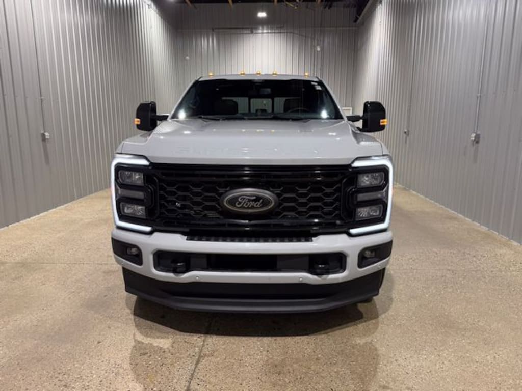 Used 2025 Ford F-250SD Lariat Truck