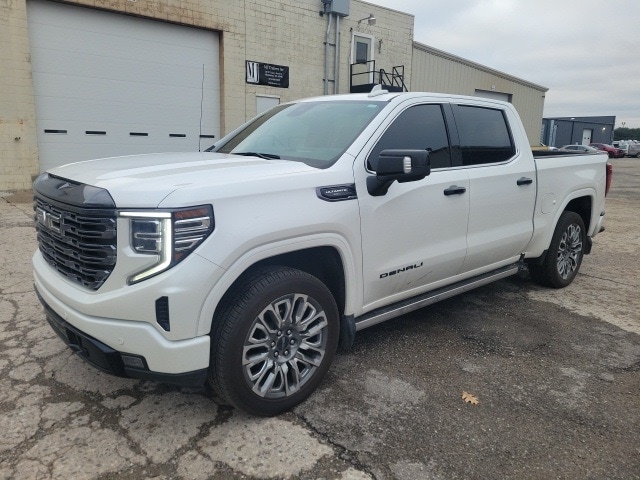 2024 GMC Sierra Denali's photo
