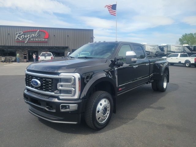 2025 Ford F-450's photo