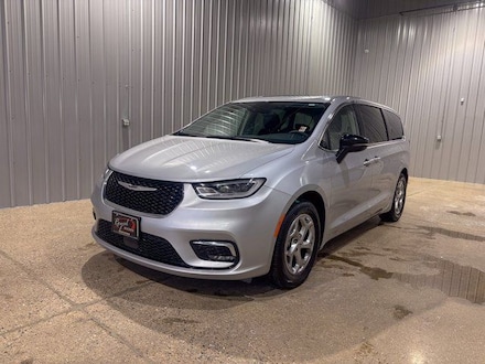 2024 Chrysler Pacifica Limited Minivan/Van