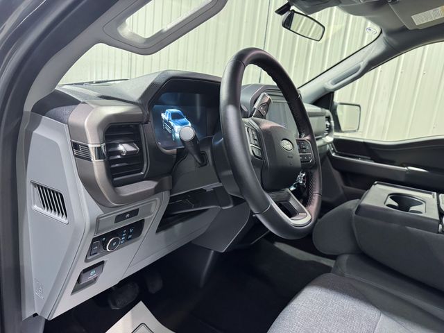 2025 Ford F-150 XLT - Photo 12
