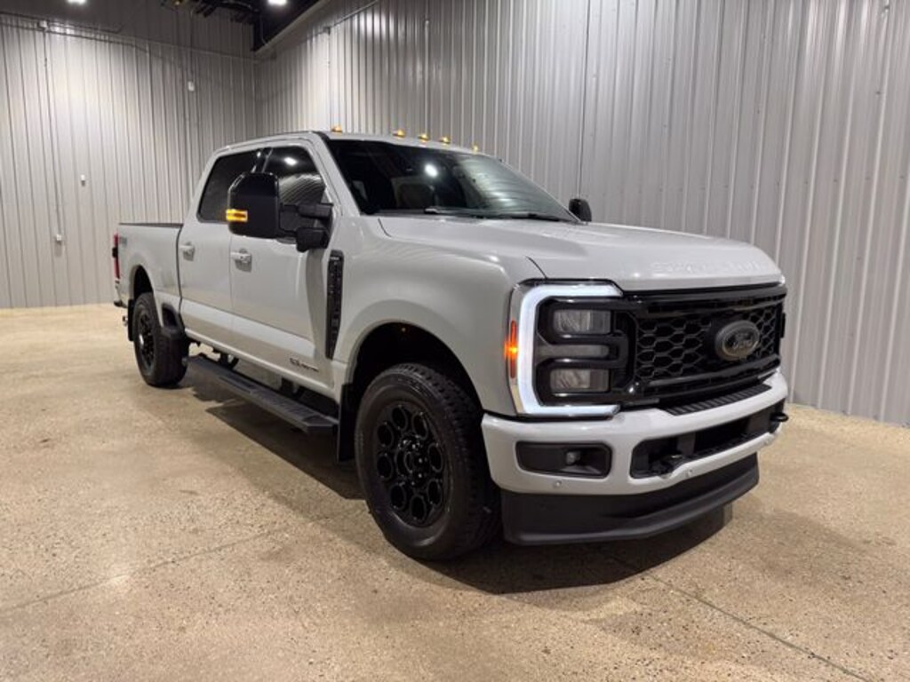 Used 2025 Ford F-250SD Lariat Truck