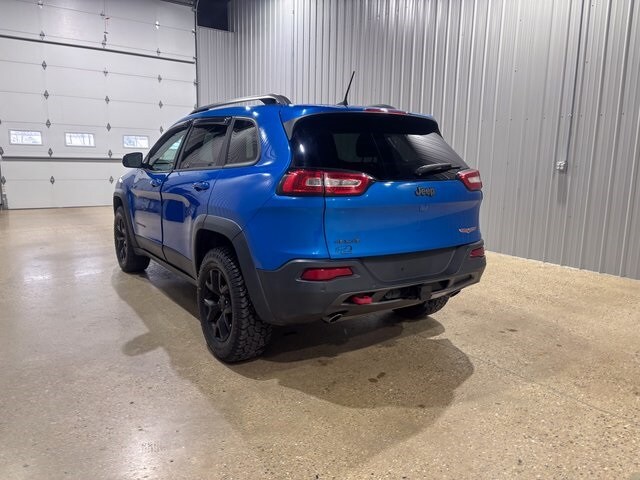 2017 Jeep Cherokee Trailhawk photo 2