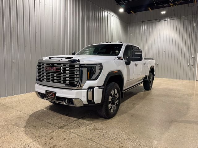 2024 GMC Sierra Denali 4WD Crew Cab Standard Box's photo