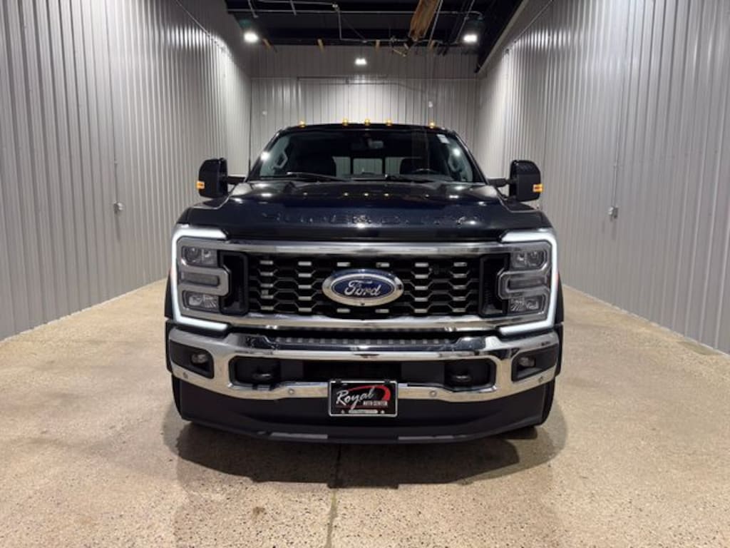 Used 2023 Ford F-450SD Lariat Truck