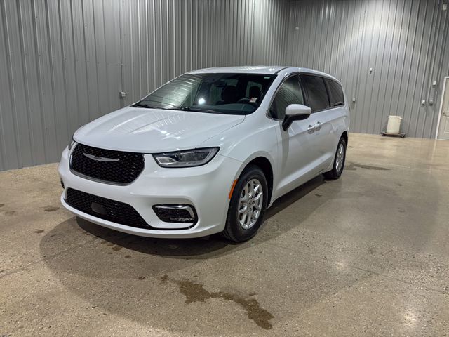 2023 Chrysler Pacifica Touring