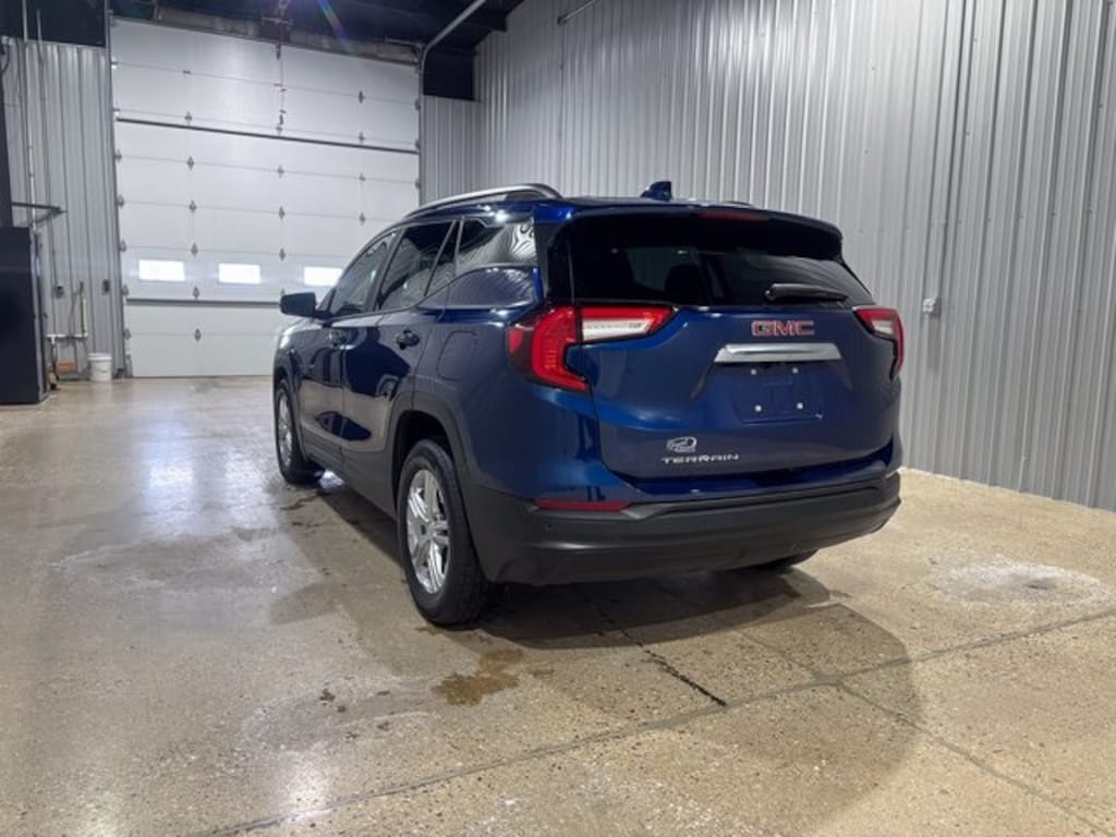 Used 2022 GMC Terrain SLE SUV