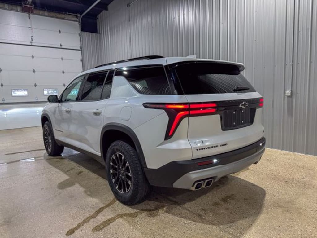 Used 2024 Chevrolet Traverse Z71 SUV