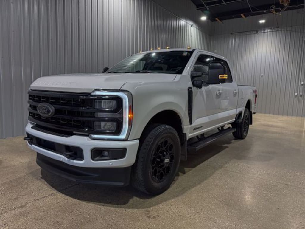Used 2024 Ford F-250SD Lariat Truck