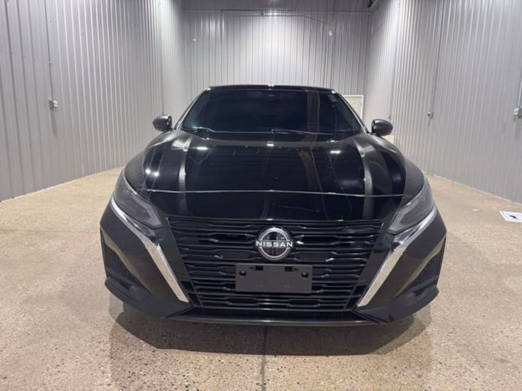 Used 2024 Nissan Altima 2.5 SV Sedan