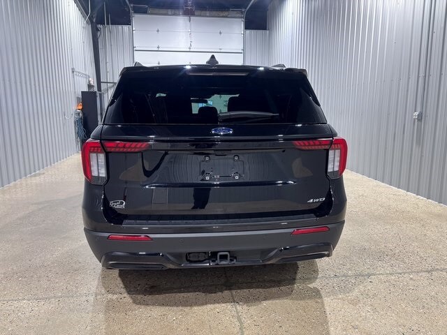 2025 Ford Explorer ST-Line photo 4