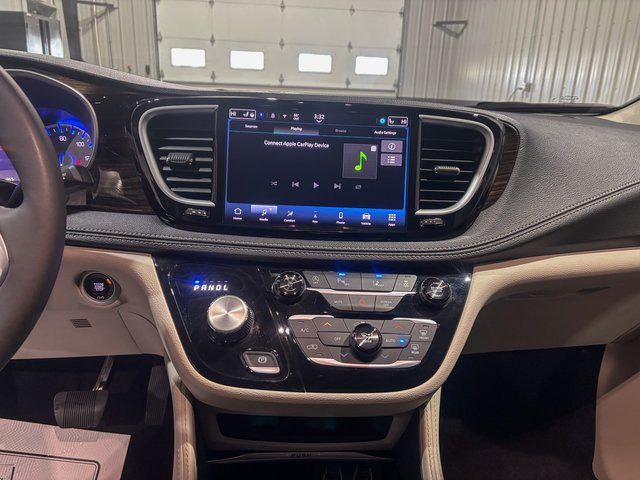 2024 Chrysler Pacifica Limited - Photo 15