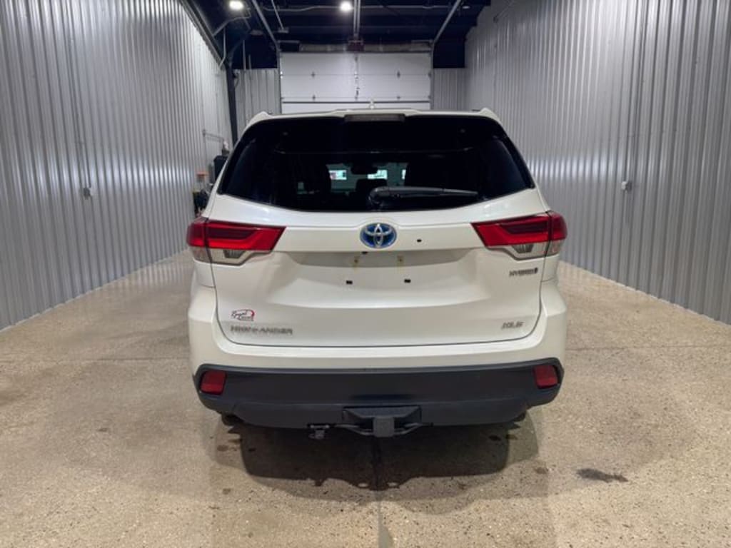 Used 2019 Toyota Highlander Hybrid XLE SUV