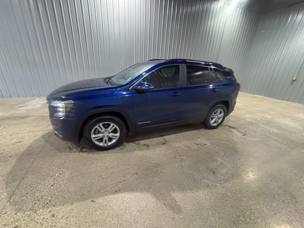 Used 2022 GMC Terrain SLE SUV