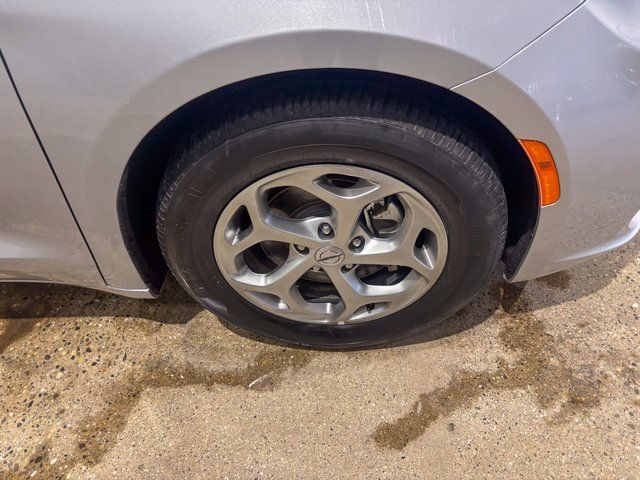 2024 Chrysler Pacifica Limited - Photo 33