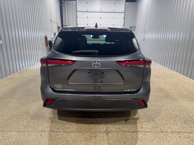2020 Toyota Highlander XLE photo 4