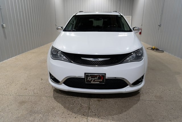 Used 2019 Chrysler Pacifica Limited with VIN 2C4RC1GG0KR745993 for sale in Middlebury, IN