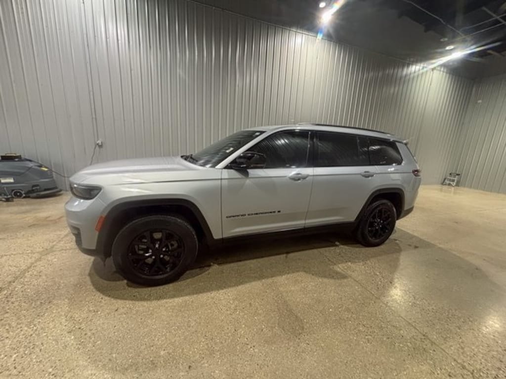 Used 2024 Jeep Grand Cherokee L Altitude SUV
