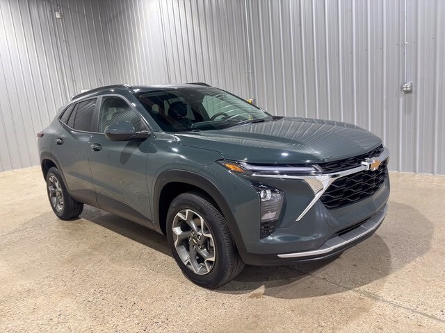 2025 Chevrolet Trax LT photo 4
