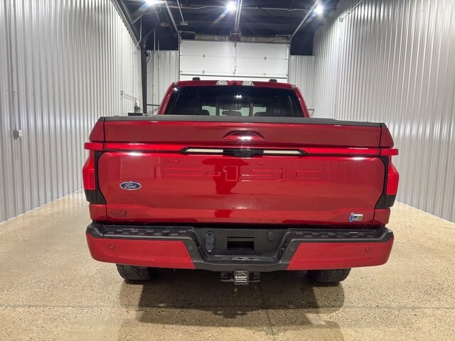 2022 Ford F-150 Lightning Lariat photo 4
