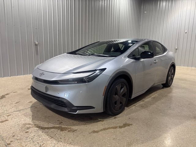 2024 Toyota Prius LE's photo