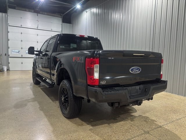 2019 Ford F-350 photo 2