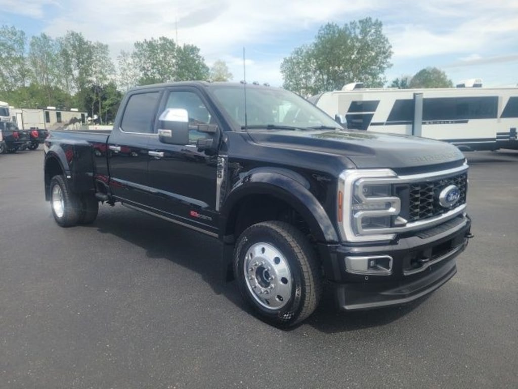 Used 2025 Ford F-450SD Platinum Truck