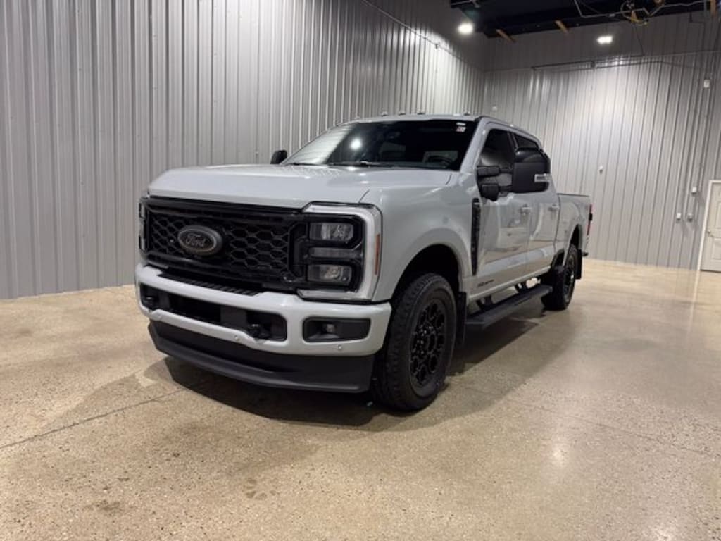 Used 2025 Ford F-250SD Lariat Truck