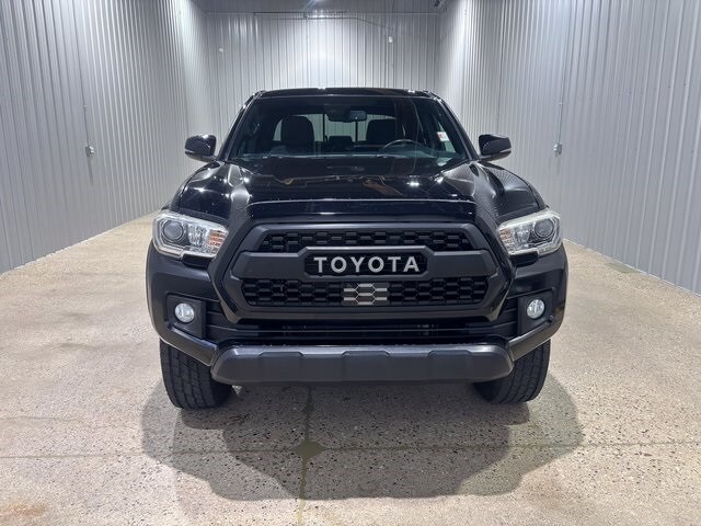 2019 Toyota Tacoma TRD Off-Road photo 3