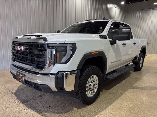 2024 GMC Sierra Pro 4WD Crew Cab Standard Box's photo