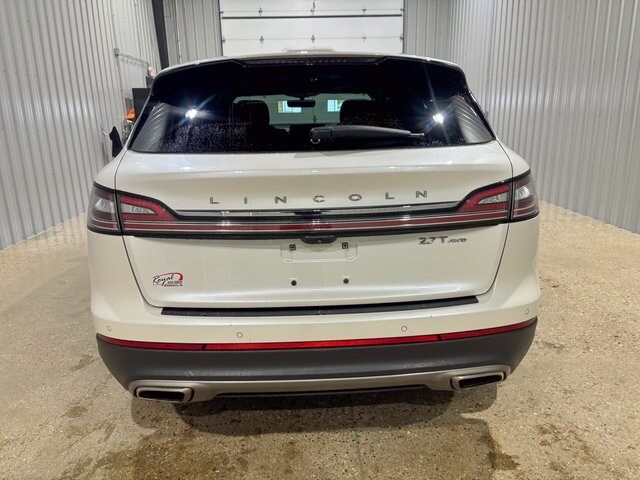 2019 Lincoln Nautilus Reserve photo 3