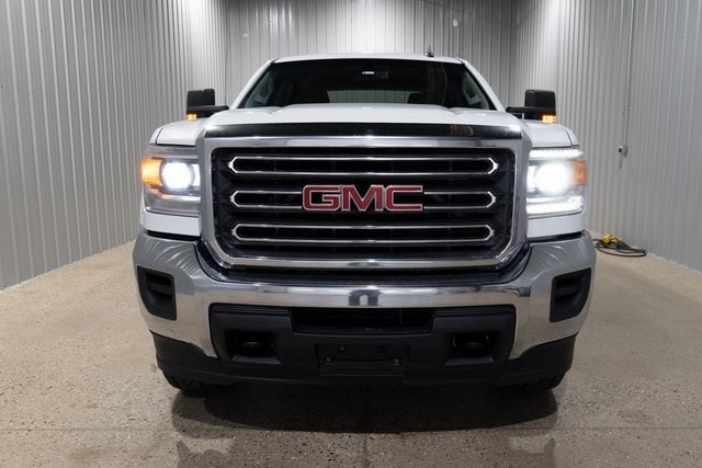 Used 2019 GMC Sierra 2500HD Base with VIN 1GT12NEG7KF268061 for sale in Middlebury, IN