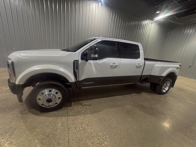 2024 Ford F-450 photo 2