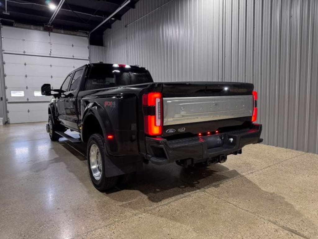 Used 2025 Ford F-450SD Platinum Truck