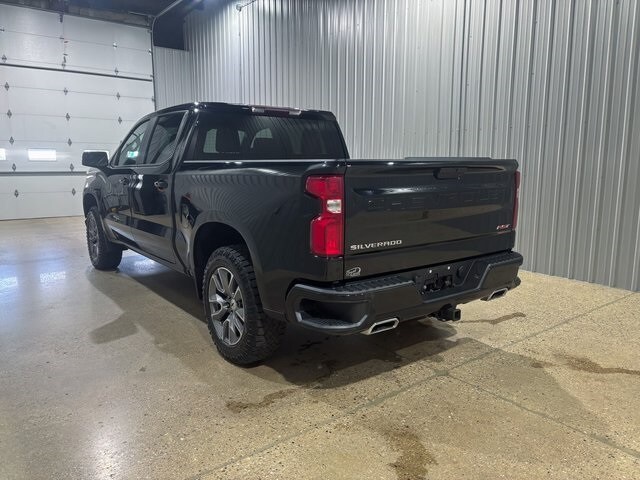 2021 Chevrolet Silverado RST photo 3