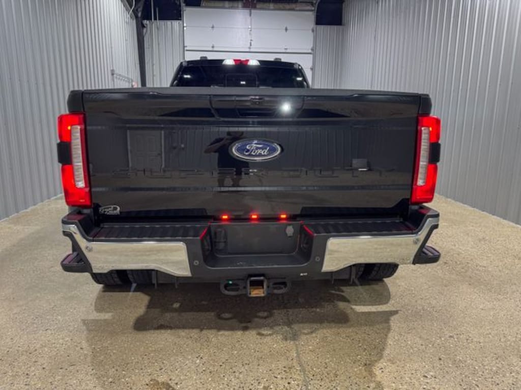 Used 2023 Ford F-450SD Lariat Truck